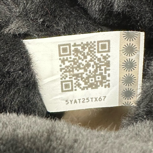 Ugg Quincy Boots - Picture 9 of 13